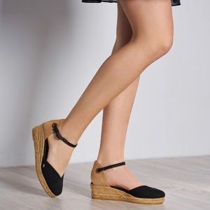 Viscata espadrille wedges, size 39 (W8), black canvas.